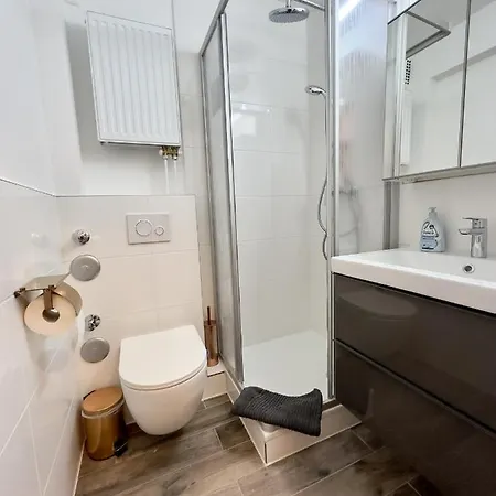 Fuer 3 Gaeste Mit Kostenlosen Parkplaetzen Und Lift *