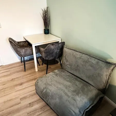 Fuer 3 Gaeste Mit Kostenlosen Parkplaetzen Und Lift